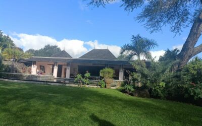 Villa d’Exception avec vue Cascade dans un Domaine Golfique