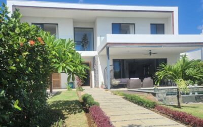 Magnifique Villa sur Deux Niveaux avec Piscine et Vue Panoramique