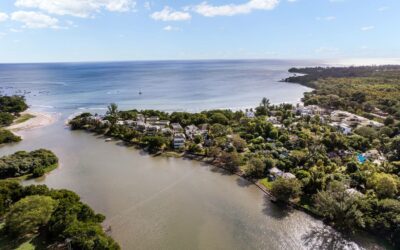 Belle Villa Coloniale en bord de Rivière et à Pieds de la Plage