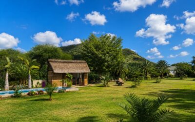 Location : Magnifique Villa avec Vue Montagne, Piscine et Grand Jardin à Tamarin